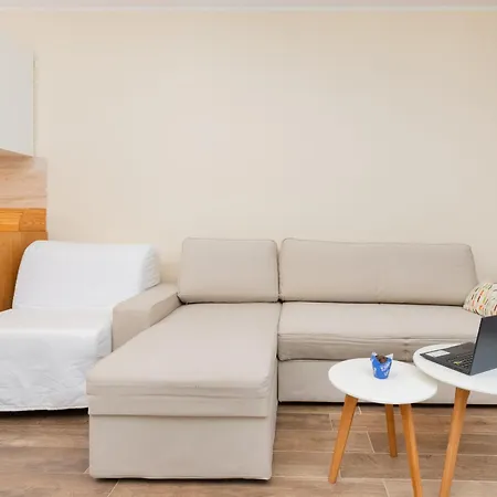 Beige Studio On The Coast With Parking And Balcony In By Renters *