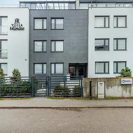 Beige Studio On The Coast With Parking And Balcony In By Renters Appartement *